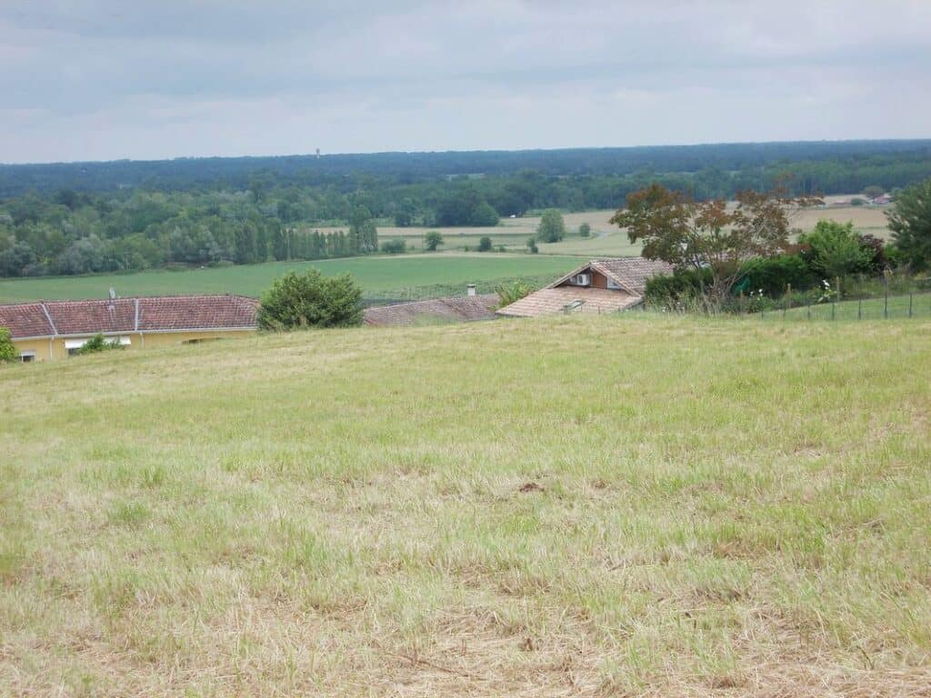 Terrain de 4826m2 à 75000€ à vendre sur Mugron (40250)