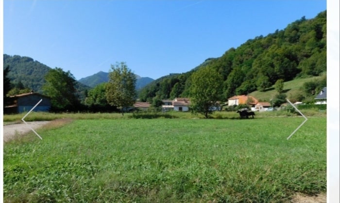 Terrain de 800m2 à 40000€ à vendre sur Seix (09140)